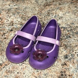 Crocs Keeley Charm Flower Flat Girls SZ/C8 Purple Mary Janes Sandals